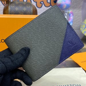 Louis Vuitton Long Wallets (M30982) in 2023